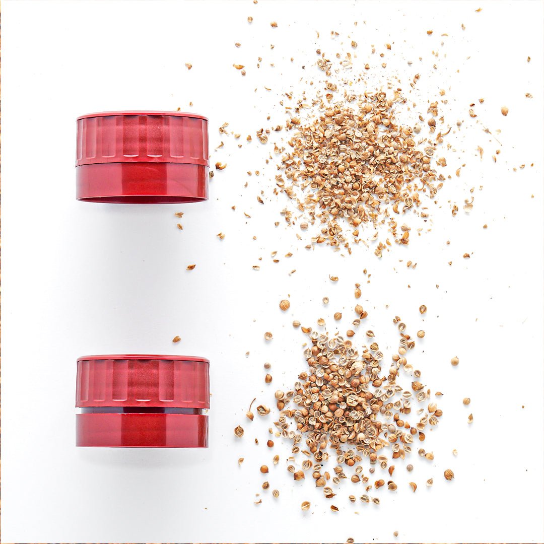 A display of the two different levels of coarseness you can achieve using the Burlap & Barrel Removable grinder-top. The top shows the fine setting and the bottom shows the course.