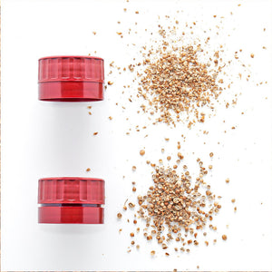 A display of the two different levels of coarseness you can achieve using the Burlap & Barrel Removable grinder-top. The top shows the fine setting and the bottom shows the course.